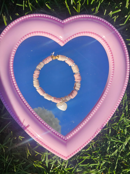 Fashionable pink bracelet
